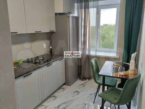 3-к. квартира улучшенной планировки  с ремонтом напротив ТЦ Макси