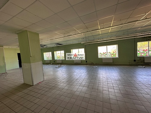 Здание 2356 кв.м. с участком в п.Красный