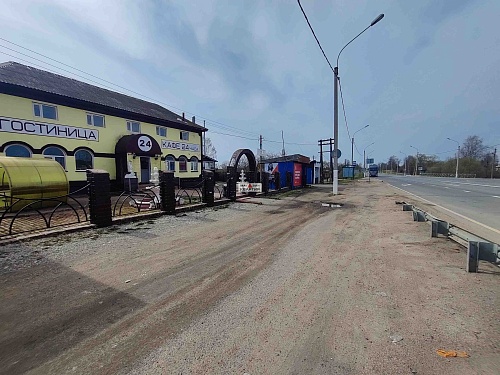 Гостиница, кафе + участок 0,5 Га на а/д Москва-Минск