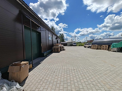 Торговое помещение/склад, 870 м²