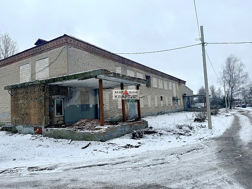 Здание 2-х этажное 900 кв.м. на участке 38 соток