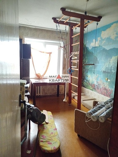 2-я квартира по ул. Нахимова дом 16, 6/9 панель