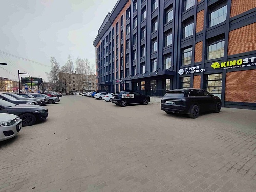 Аренда офисы/торговые в БЦ  по ул. Н.Неман