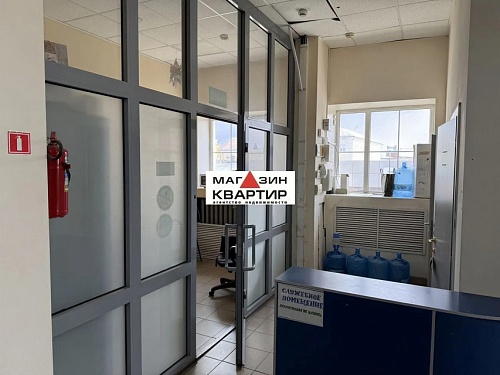 Аренда торгового помещения, 584 м² на Колхозной площади