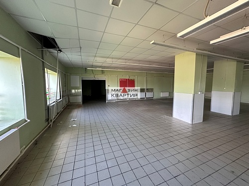 Здание 2356 кв.м. с участком в п.Красный