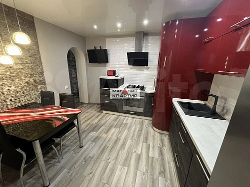 2-ком. квартира, 60,2 м², по ул. Попова, д.111,  3/10 эт.