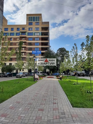 2-ком. квартира, 81,65 м², по ул. Дохтурова,  2/10 эт.