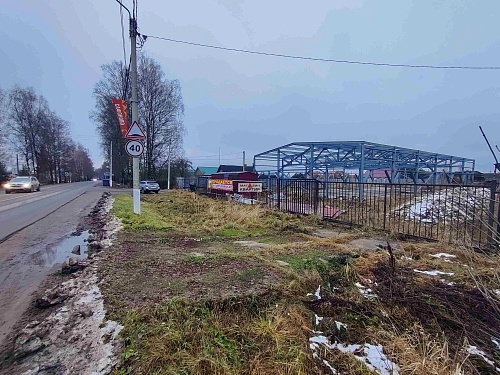 Торговая площадь, 630 м² на зу 30 сот