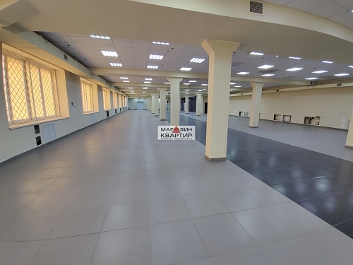 Торговое помещение, 987 м² на Колхозной площади