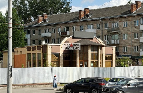 Продажа здания кафе с участком в центре Смоленска