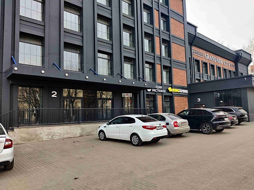 Офисы/торговые в БЦ Гранд Нью Сити на ул. Н.Неман