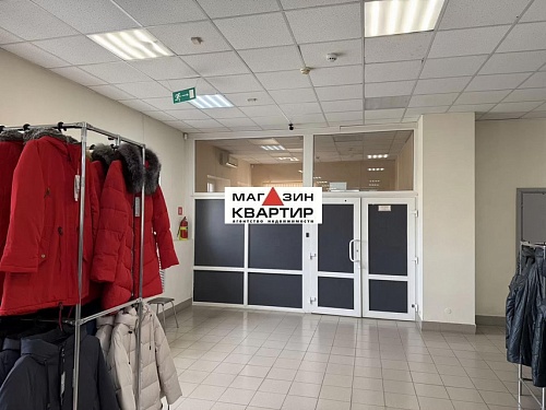 Аренда торгового помещения, 584 м² на Колхозной площади