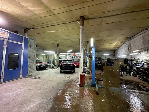 Автосервис с оборудованием, площадь 1178 кв.м. .
