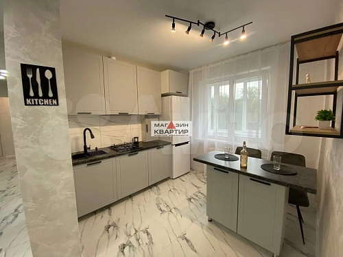 3-квартира улучшенной планировки с ремонтом и мебелью по ул. Н.Неман!